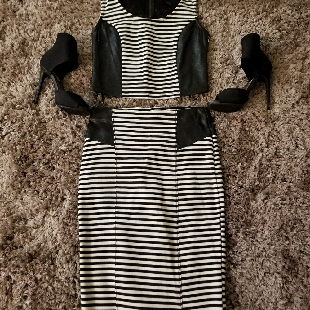 Two piece Jessica Simpson skirt set.